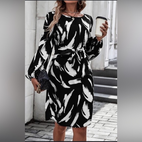 SHEIN Dresses & Skirts - SHEIN LUNE Allover Print Navy & White Lantern Sleeve Belted Dress NWOT